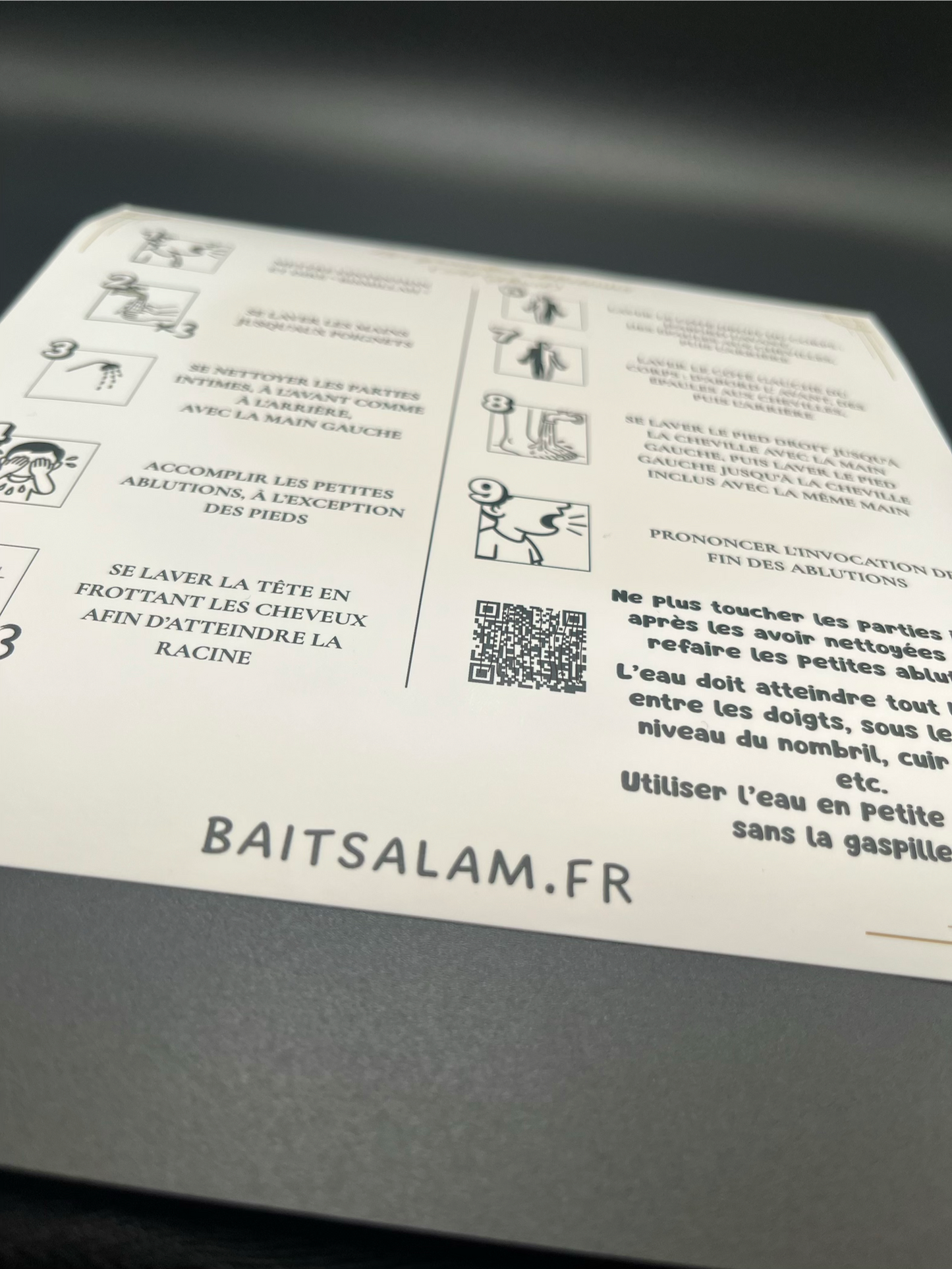 Sticker Islamique Grandes Ablutions (Al Ghusl) avec QR Code Vidéo – Autocollant Musulman Éducatif pour Salle de Bain